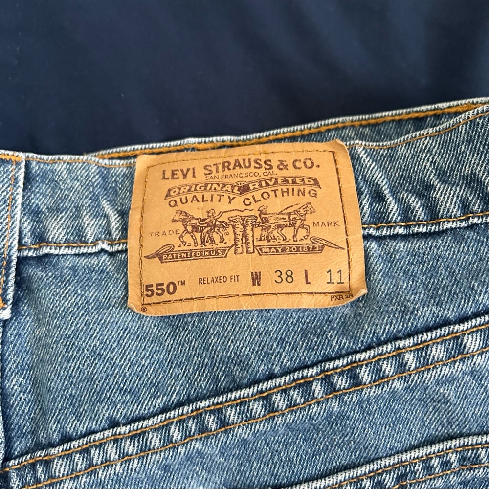 Levi’s Denim Jean Shorts 38x11 - Picture 2 of 3